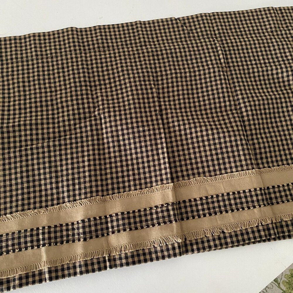 Home Collection Gingham Black with Oat Trim Black and Oat Valance